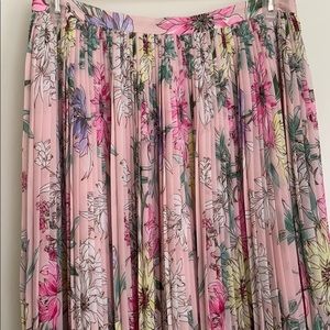 H&M floral pleated maxi skirt